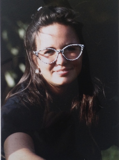 Stephanie Grupe mit ausgefallener Brille (1982)