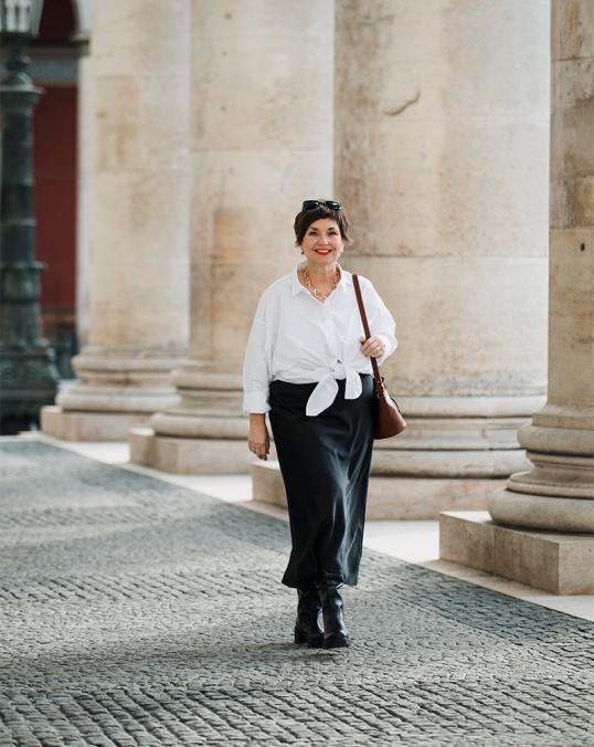 Susanne ackstaller texterella satinrock-7069 kopie klein