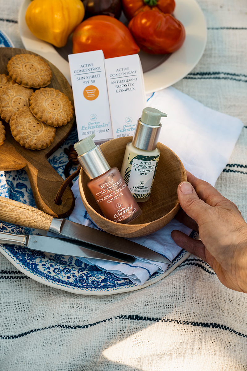 Doctor Eckstein Sun Shield SPF 50 und Antioxidant Booster Complex Flasche im Detail