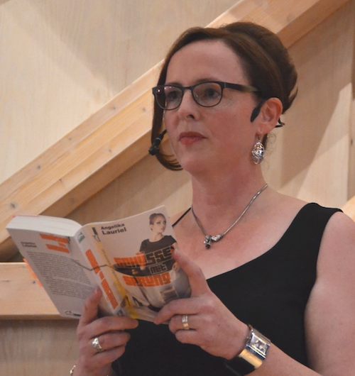 Krimiautorin Angelika Lauriel bei einer Lesung 2014