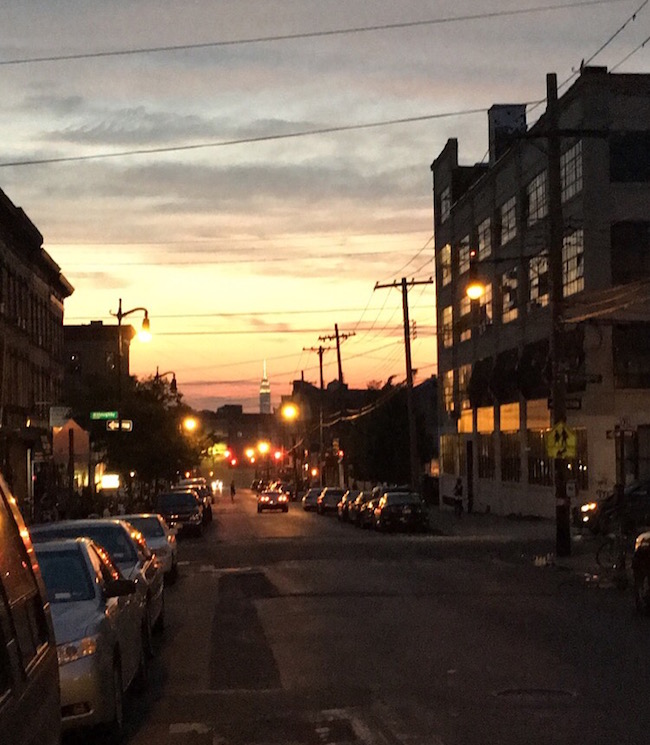 Sonnenuntergang über der Wykoff Avenue in Bushwick