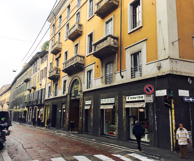 Straßenszene in Mailand Brera